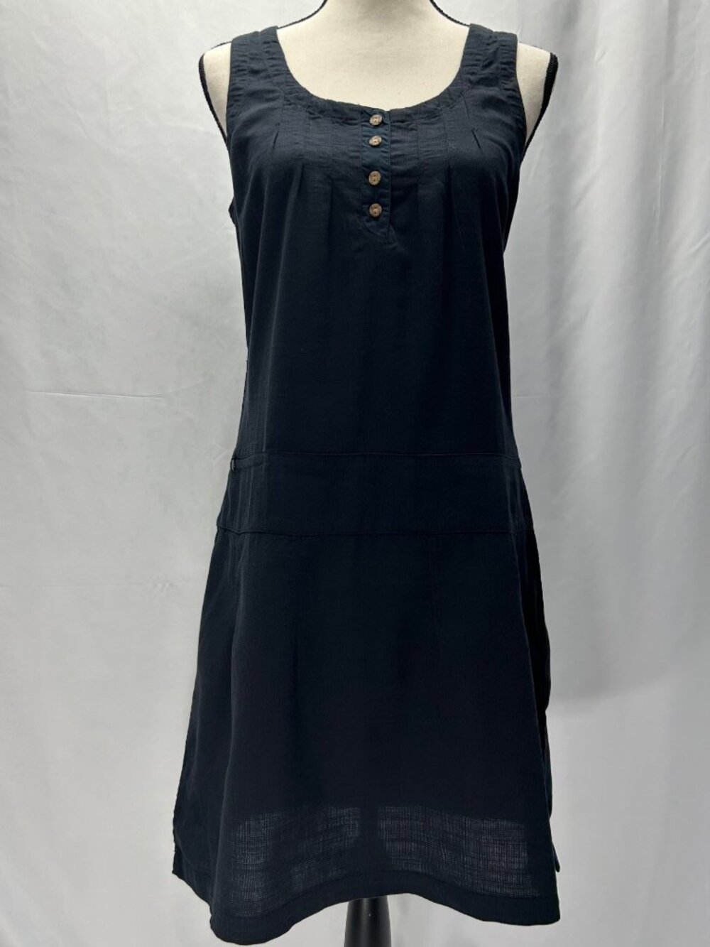 ROYAL ROBBINS NWT Black Cool Mesh Shift Dress M Henley Neckline